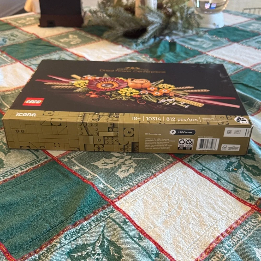 LEGO Icons Dried Flower Centerpiece Set - Picture 5 of 9